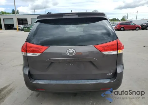 2013 Toyota Sienna Xle from USA, damaged, VIN 5TDYK3DC7DS389872